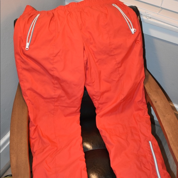 Old Navy windbreaker sweatpants with bottom flare - Picture 4 of 6